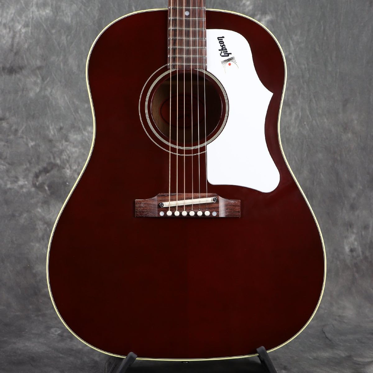 Amazon | Gibson / 1960s J-45 Original Adjustable Saddle Wine Red